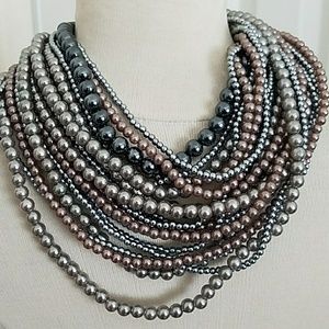 Pearl choker necklace